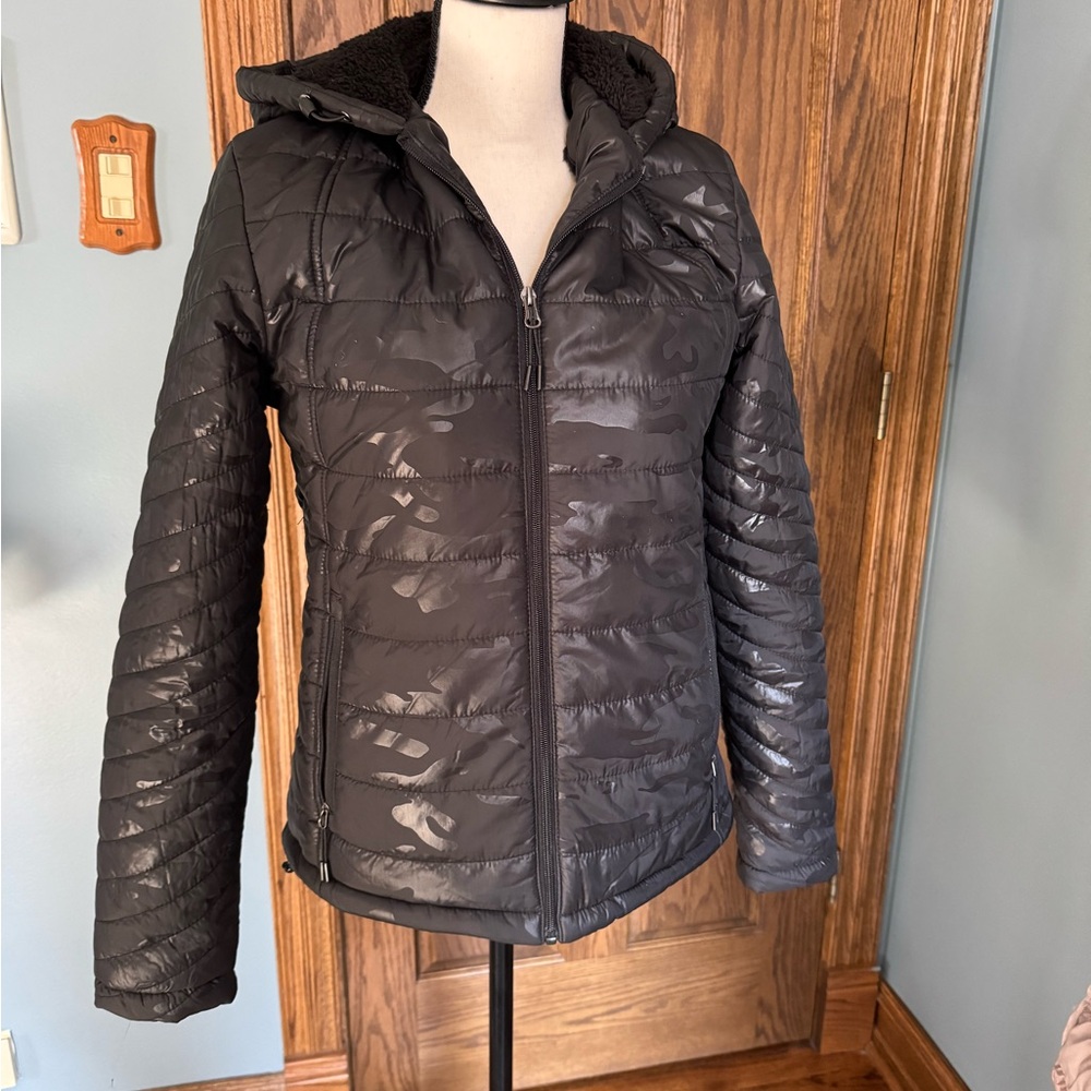 Mountain Hardwear Excellent Condition Sz M fleece lined blk winter hooded jacket